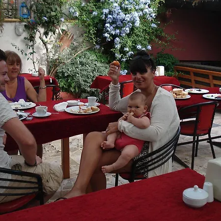 Sezgin Otel *